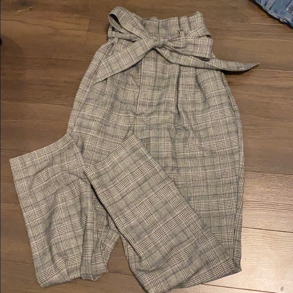 PLAID STRAIGHT LEG PANTS SIZE 4